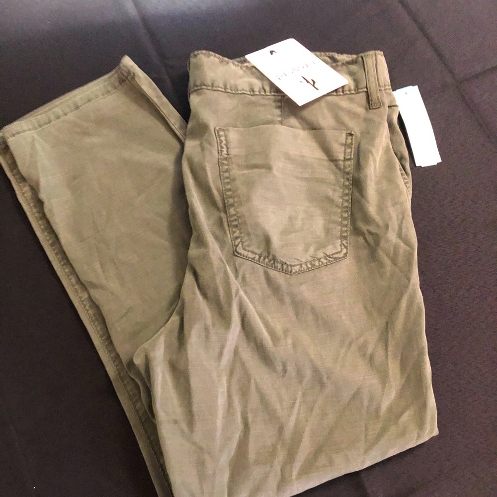 Straight leg olive pant